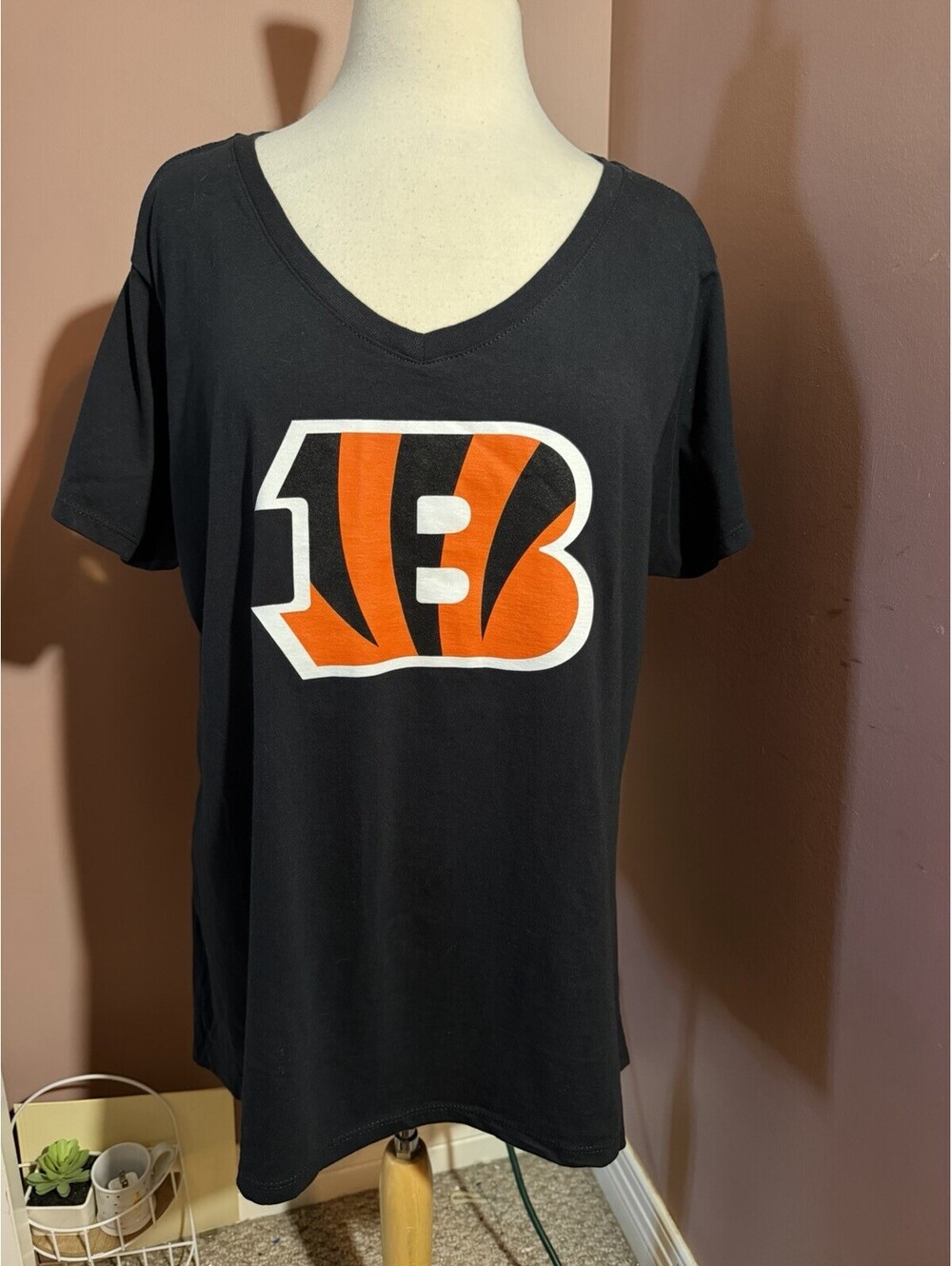 Fanatics Cincinnati Bengals V Neck T Shirt Womens Size 2XL New